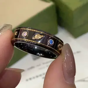 Gucci planet white ceramic ring