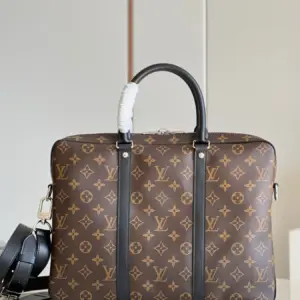 Louis Vuitton Porte-Documents Voyage small business briefcase