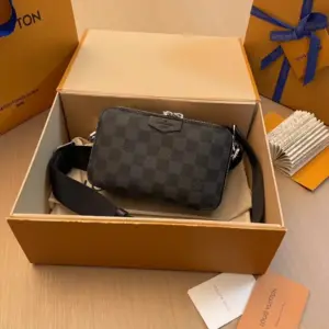Alpha Wearable Bag