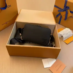 Alpha Wearable Bag