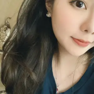 Gucci stud earrings