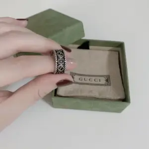 Gucci Little Chrysanthemum Ring