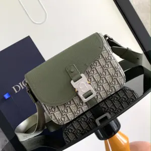 Small saddle messenger bag