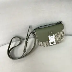 Men’s mini saddle messenger bag