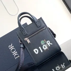 North-south mini bag