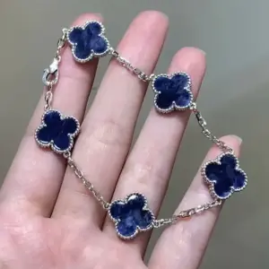 VCA jadeite five flowers bracelet