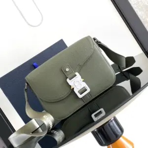 Saddle messenger bag