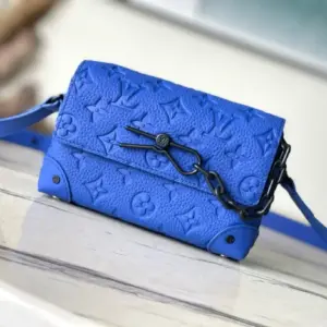 Steamer Crossbody Bag Soft taurillon leather blue