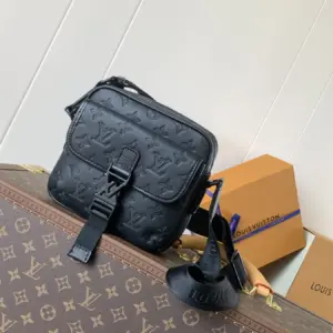 Getaway Crossbody Bag Taurillon leather