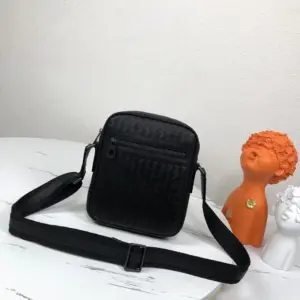 BV men’s single shoulder minimalist messenger bag