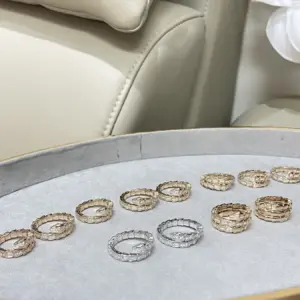 Gathering focus灵蛇戒指 high-end feel惊艳全场full-diamond snake戒指 super shiny✨灵气十足据说灵蛇设计不仅好看还招财～ gathering focus灵蛇戒指 high-end feel惊艳全场