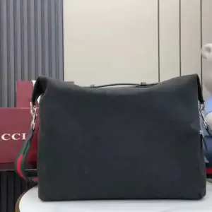 Medium GG canvas travel bag